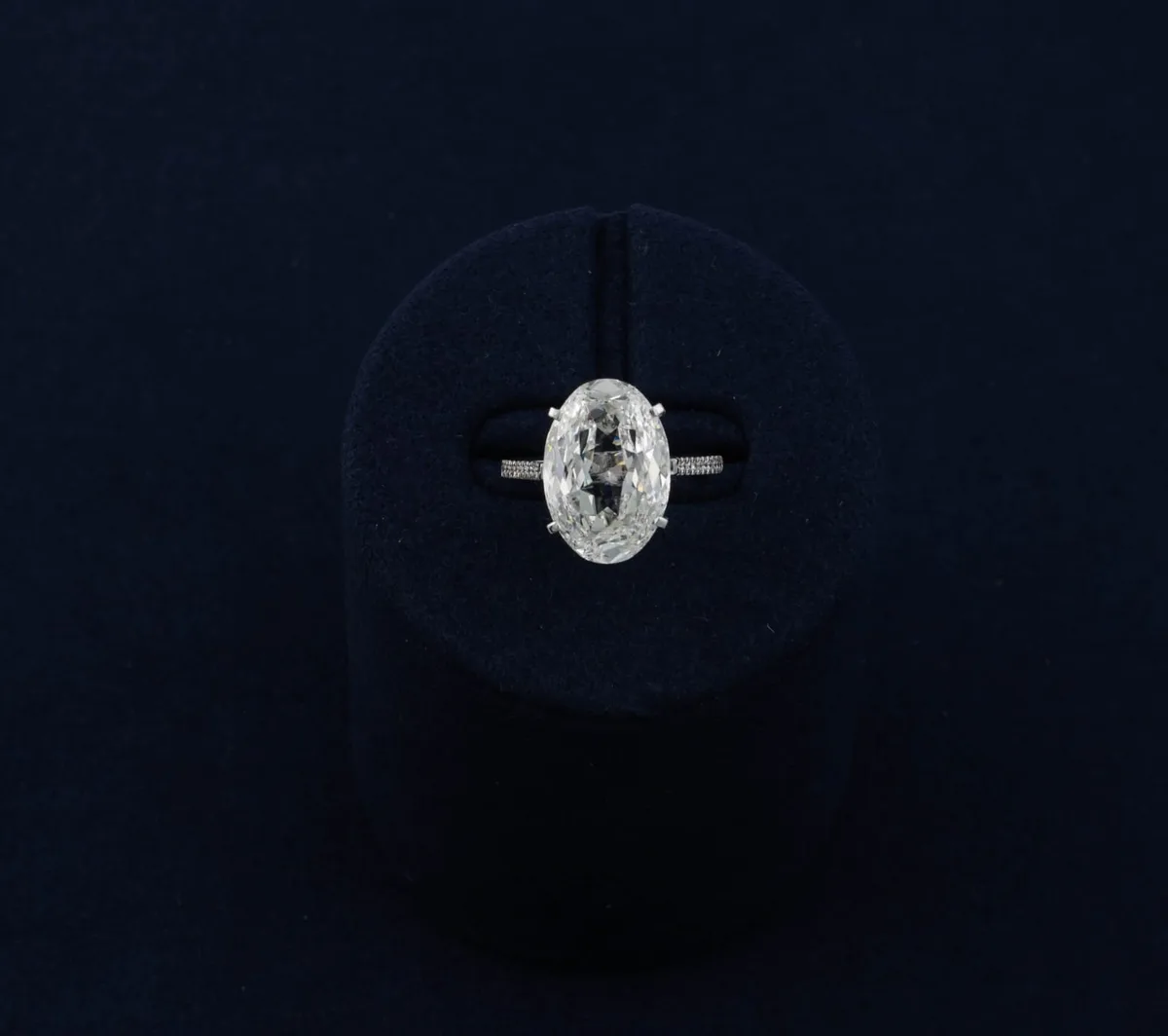 Oval Ring